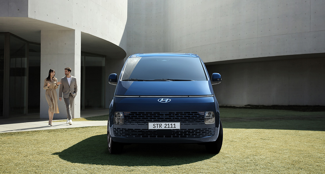 Hyundai Staria exterior - Front  