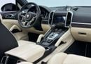 Porsche Cayenne Turbo S 4.8L (570 HP) 2016 Porsche Cayenne Turbo S, Service History, Carbon Fiber Interior, Excellen