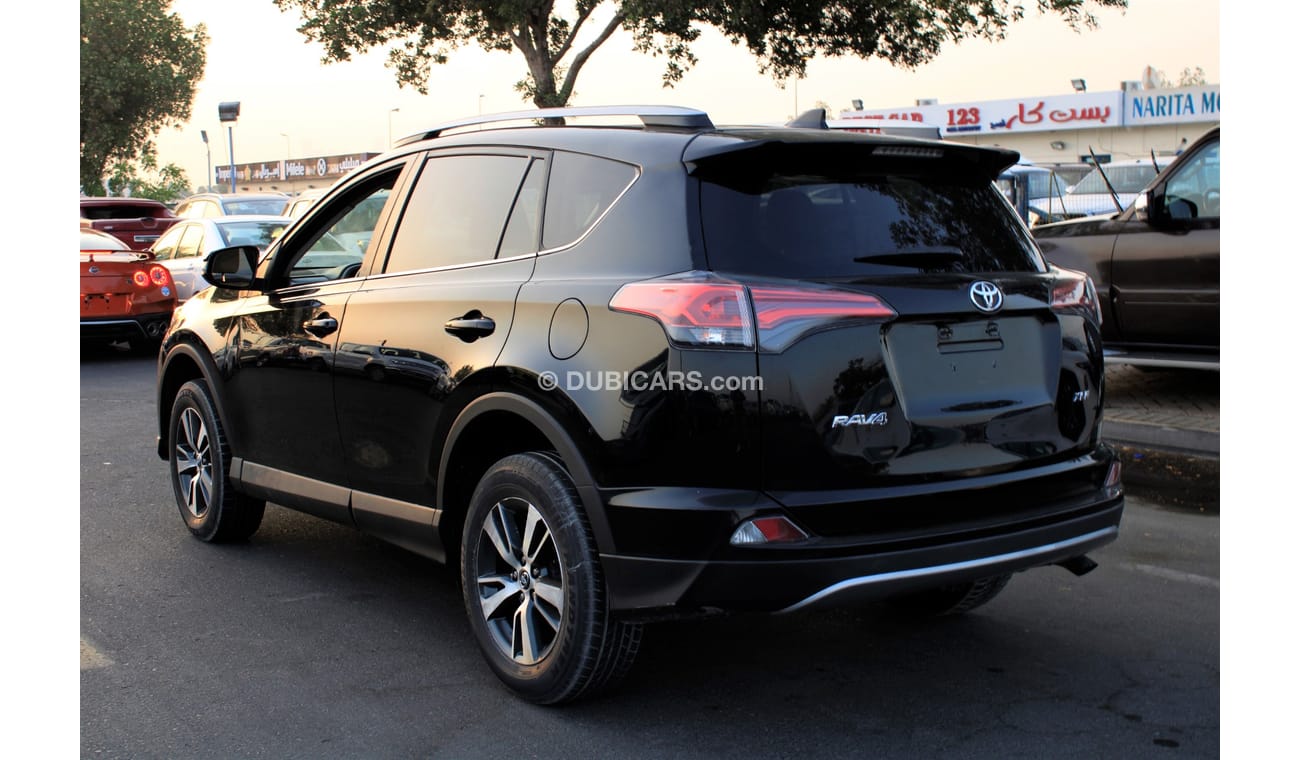 Toyota RAV4 XLE, 2.5 / SUNROOF / FULL OPT / LOW MILEAGE (LOT # 10105)