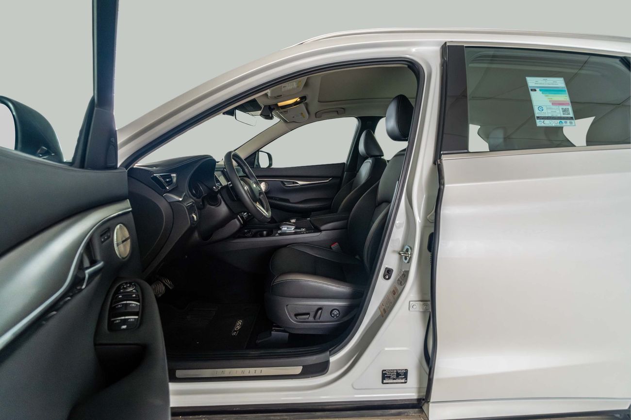 Infiniti QX50 LUXE 2.0
