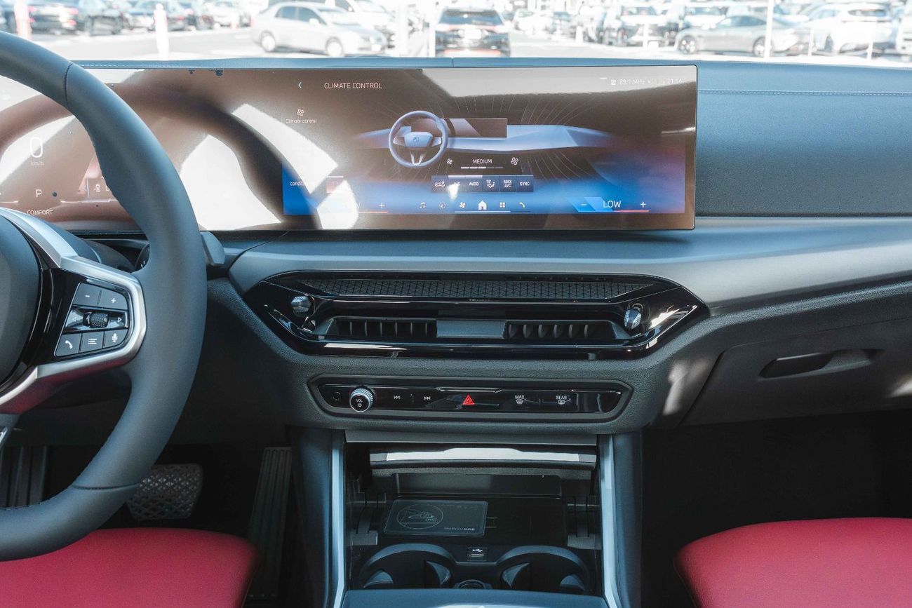 بي أم دبليو i3 2026 BMW i3 eDrive35L – M Power Kit (EV)