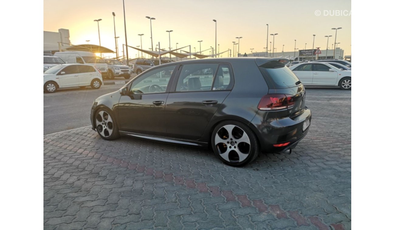 Volkswagen Golf Volkswagen Golf R GCC 2010 model in good condition