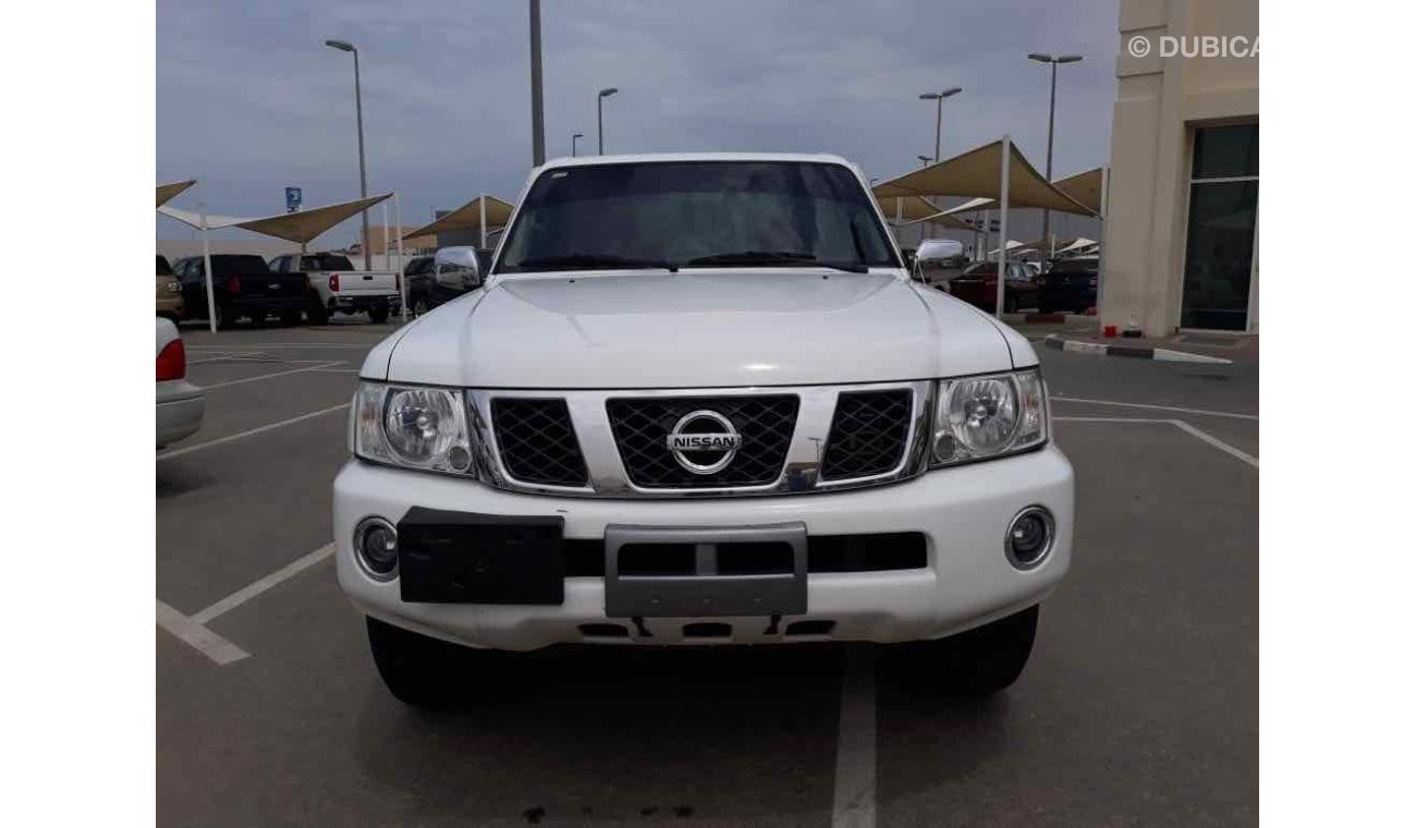 Nissan Patrol Safari سياره نظيفه جدا بحاله ممتاذه ضمان شاسيه جير ماكينه تشييكات وكاله داخل الضمان