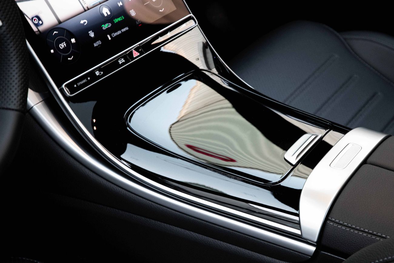 Mercedes-Benz C 200 C200 2025 | 3,134 P.M | 0% Downpayment | Perfect Condition!