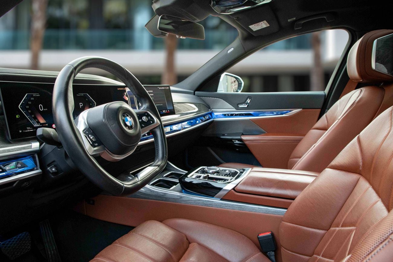 بي أم دبليو 735i 735 | 5,180 P.M | 0% Downpayment | BMW SERVICE HISTORY | UNDER WARRANTY!