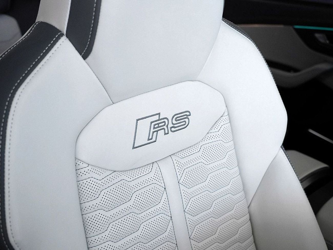 أودي RSQ8 TFSI quattro 4.0L