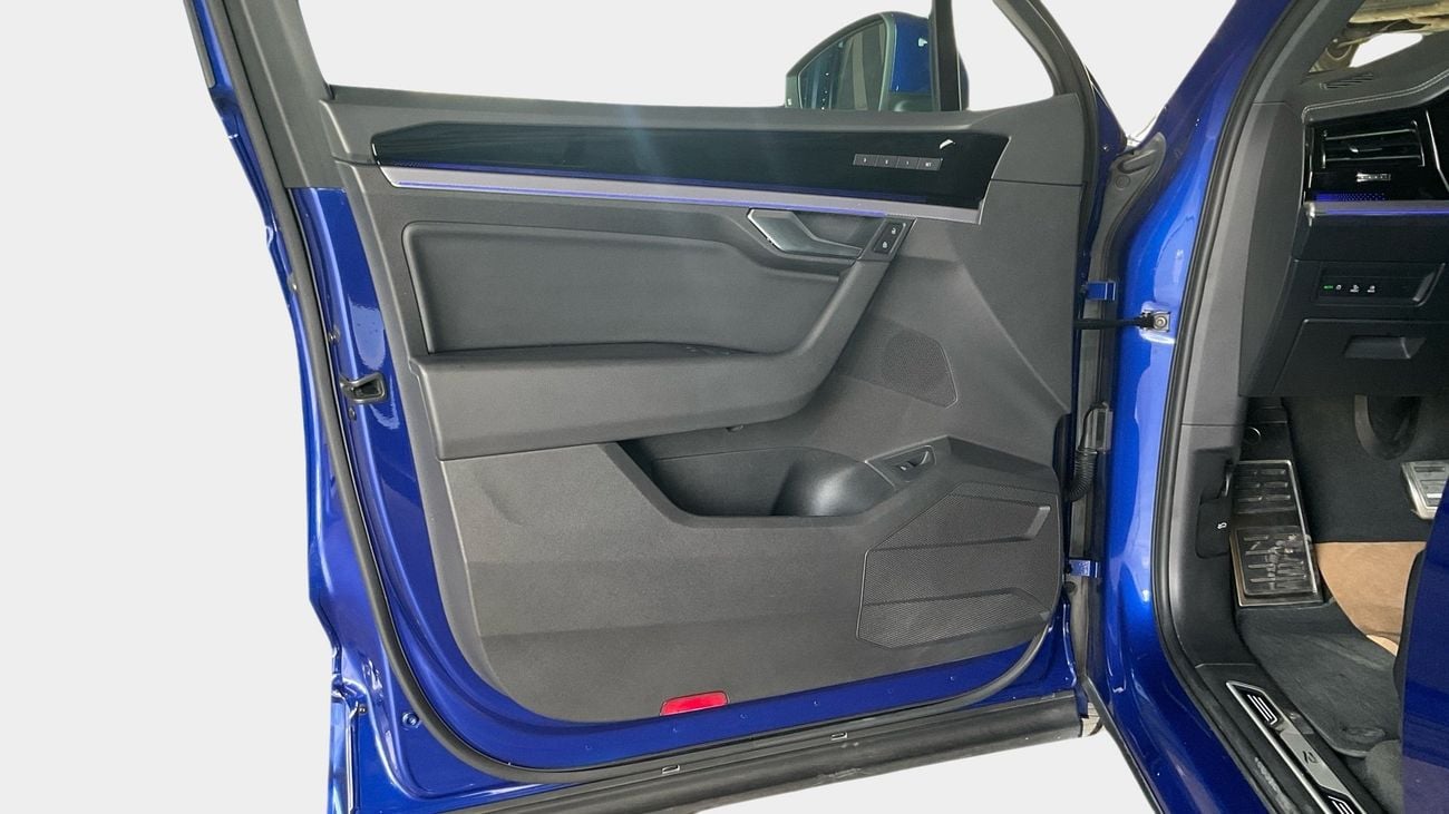 Volkswagen Touareg R-Line 3.0L 4WD R-Line | Guaranteed Warranty | 0 Down Payment