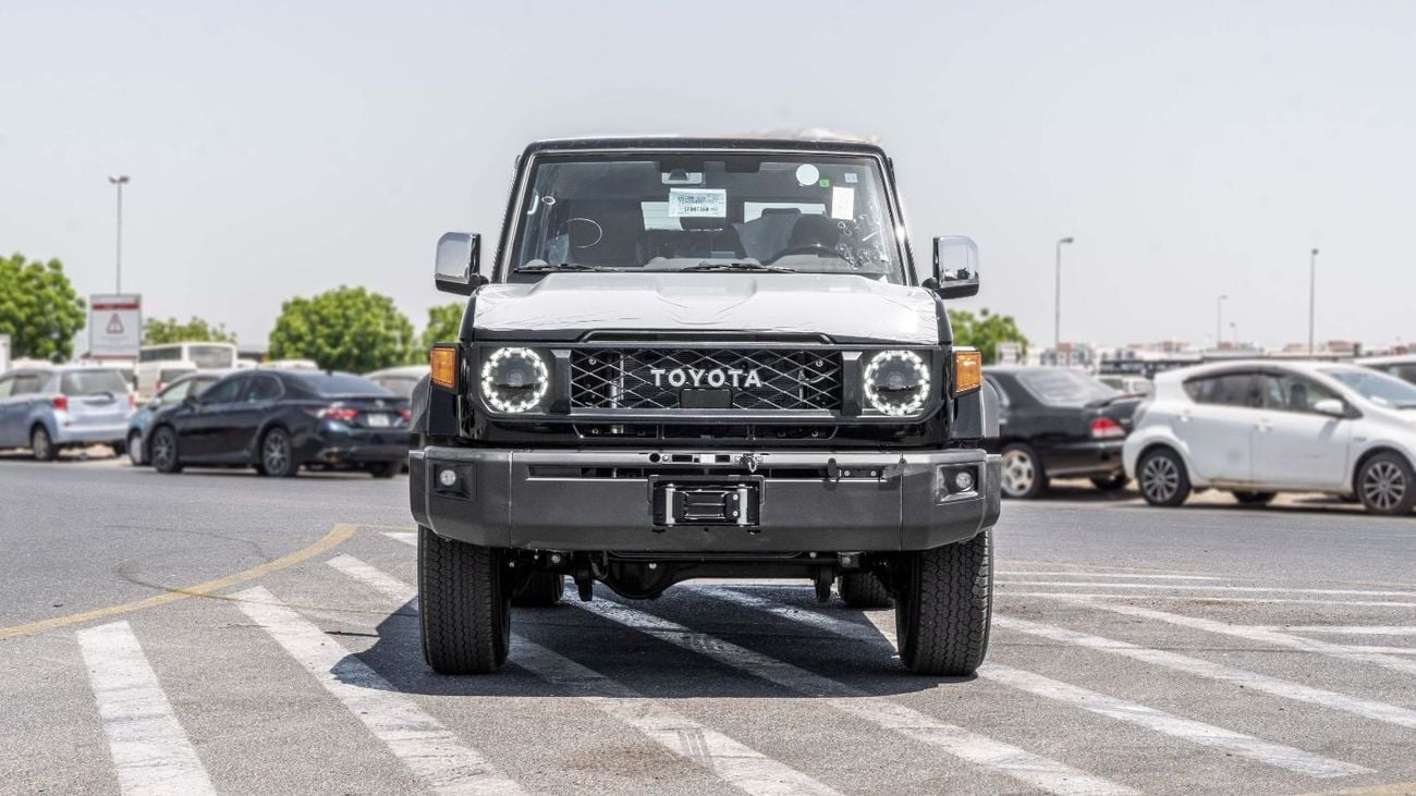 Toyota Land Cruiser 70 HT S- DLX 2026 Toyota Land Cruiser LC76 2.8L AT Diesel (Black-Brown)