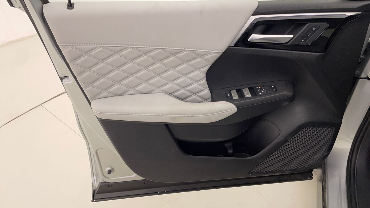 ميتسوبيشي آوتلاندر HIGHLINE 2.5 | بدون دفعة مقدمة | اختبار القيادة في المنزل