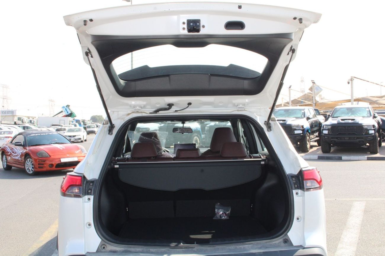 تويوتا كورولا كروس TOYOTA COROLLA CROSS 1.8L PETROL FWD V - AUTO