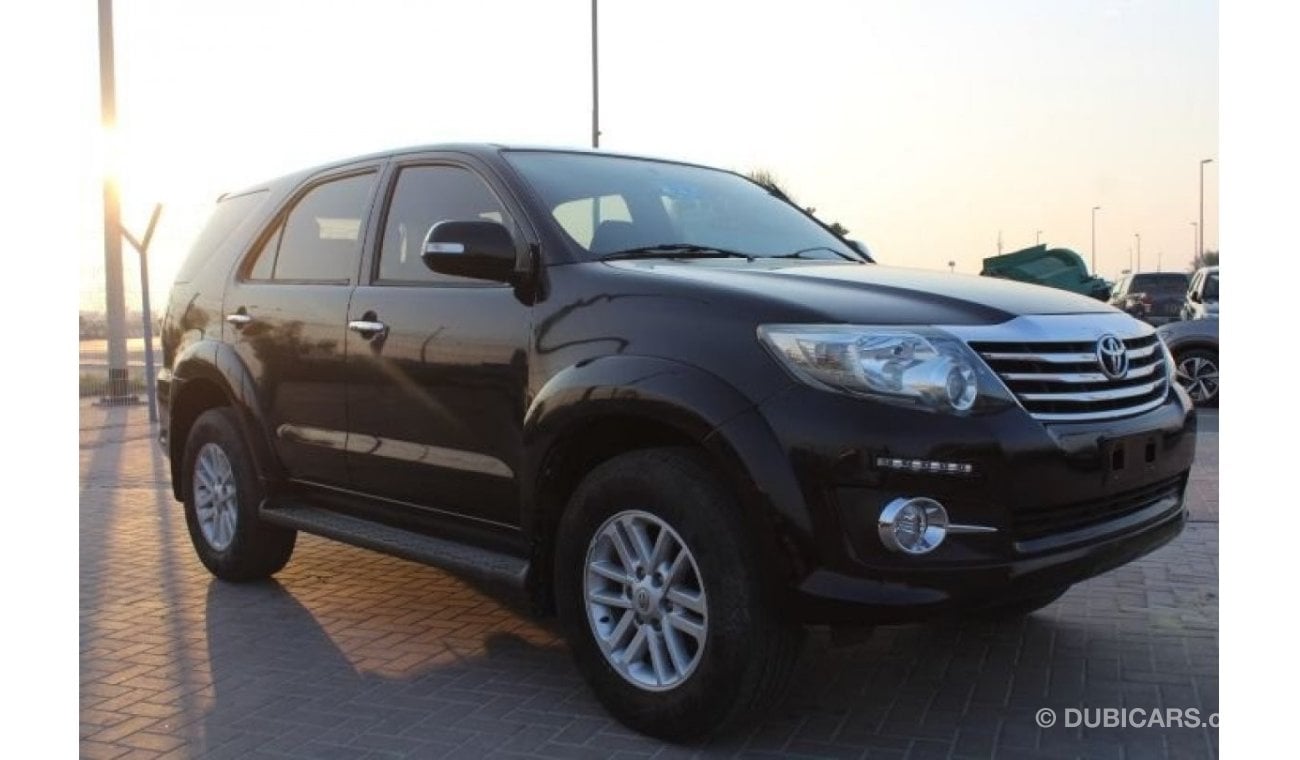 Toyota Fortuner TOYOTA FORTUNER SR5 2013 MODEL