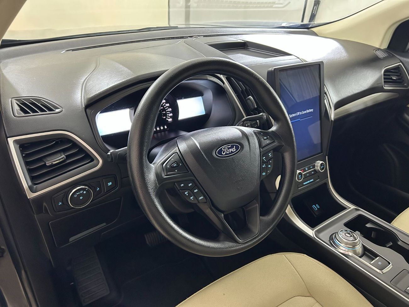 Ford Edge SE022 /AL TAYER MOTORS AL QOUZ SHOWROOM