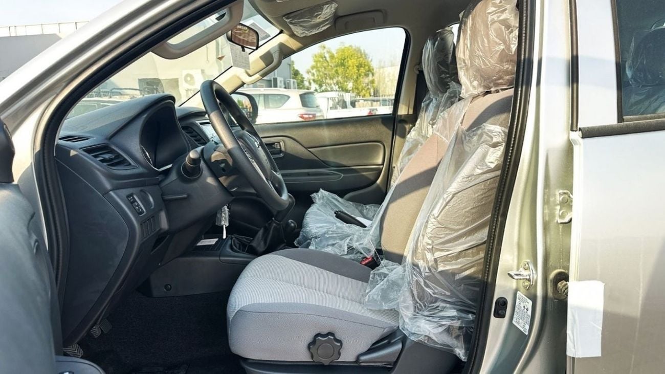 Mitsubishi L200 MITSUBISHI L200 2.4L P DC 4WD GLX 5MT (Export Only)