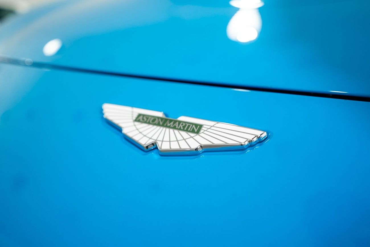 Aston Martin Vantage Std 4.0L