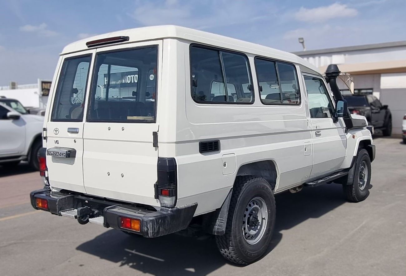 تويوتا لاند كروزر 70 TOYOTA LAND CRUISER LC78 4.0L 3-DOOR M/T MY 2025