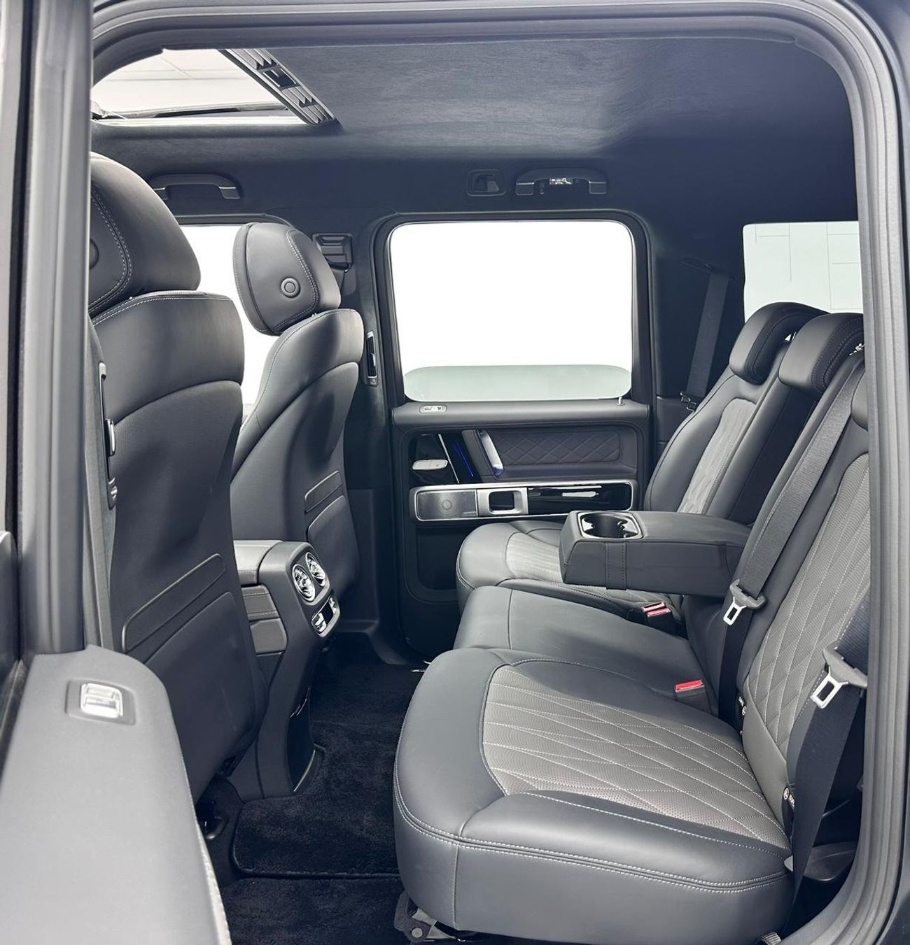 مرسيدس بنز G 63 AMG 2023 Mercedes Benz G63 AMG Night Package, 1 Year Unlimited Km Warranty, Full Service History