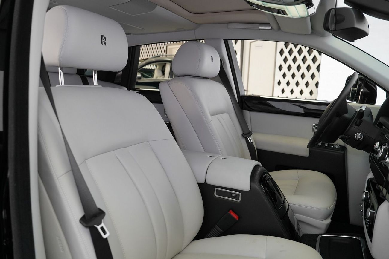 رولز رويس فانتوم Std 6.8L Sedan