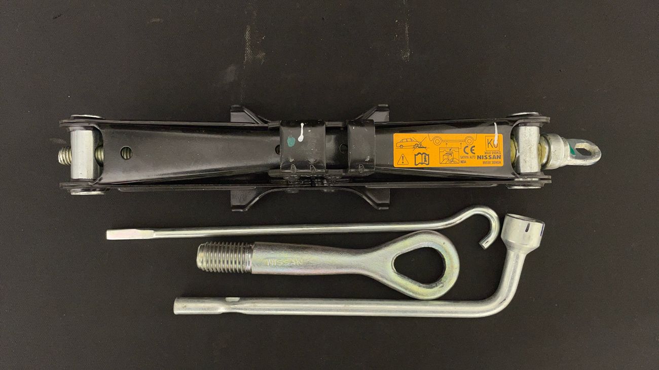 نيسان صني SV 1.5 | بدون دفعة مقدمة | اختبار القيادة في المنزل