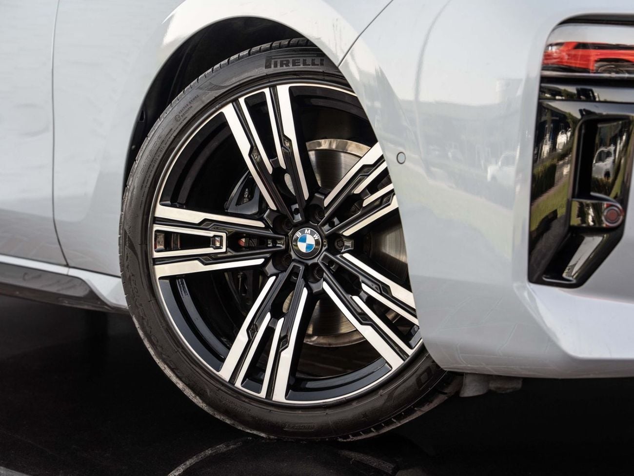 BMW 735i M SPORT