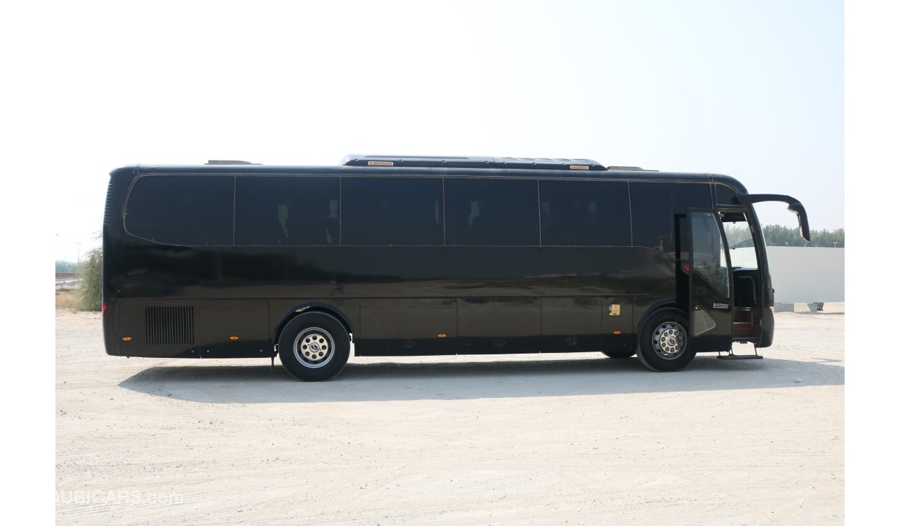 كينغ لونغ كينغو XMQ6101Y 49 SEATER LUXURY COACH WITH GCC SPECS