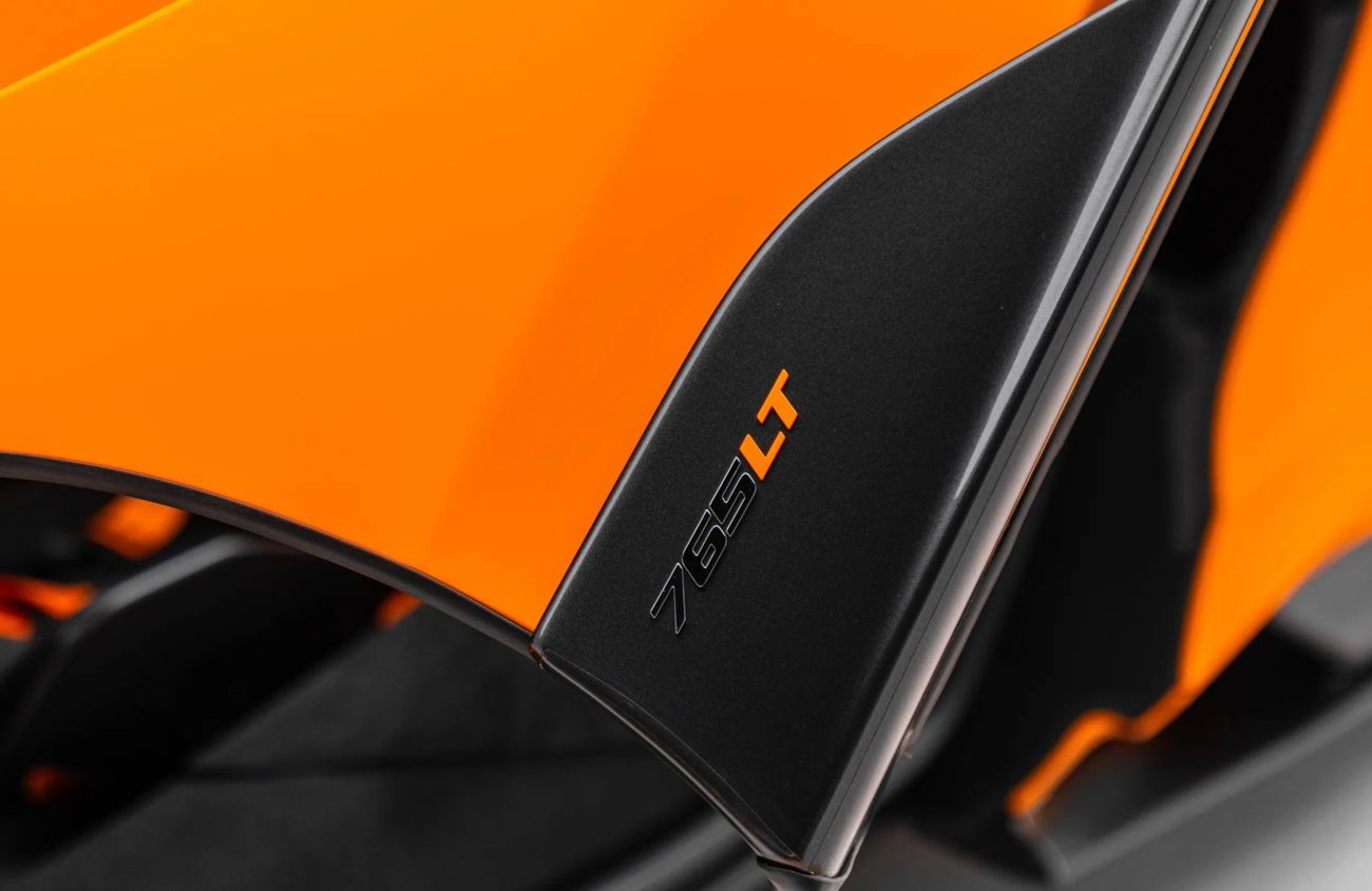 مكلارين 765LT 4.0L V8 Twin-Turbocharged Engine