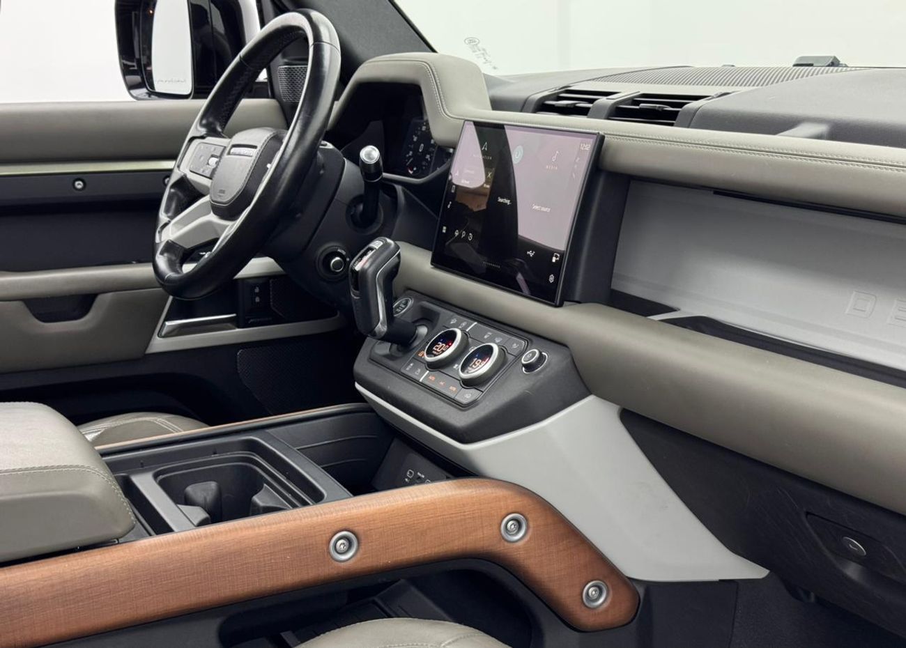 لاند روفر ديفندر 110 HSE P400 3.0L 2022 Land Rover Defender P400 HSE 110, Land Rover Service History, 1 Year Warranty