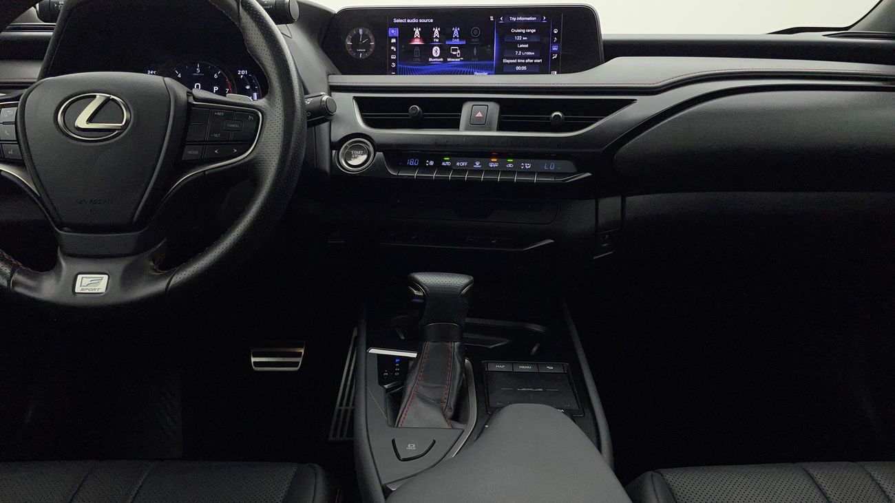 لكزس UX 200 F SPORT PRESTIGE 2 | بدون دفعة مقدمة | اختبار القيادة في المنزل