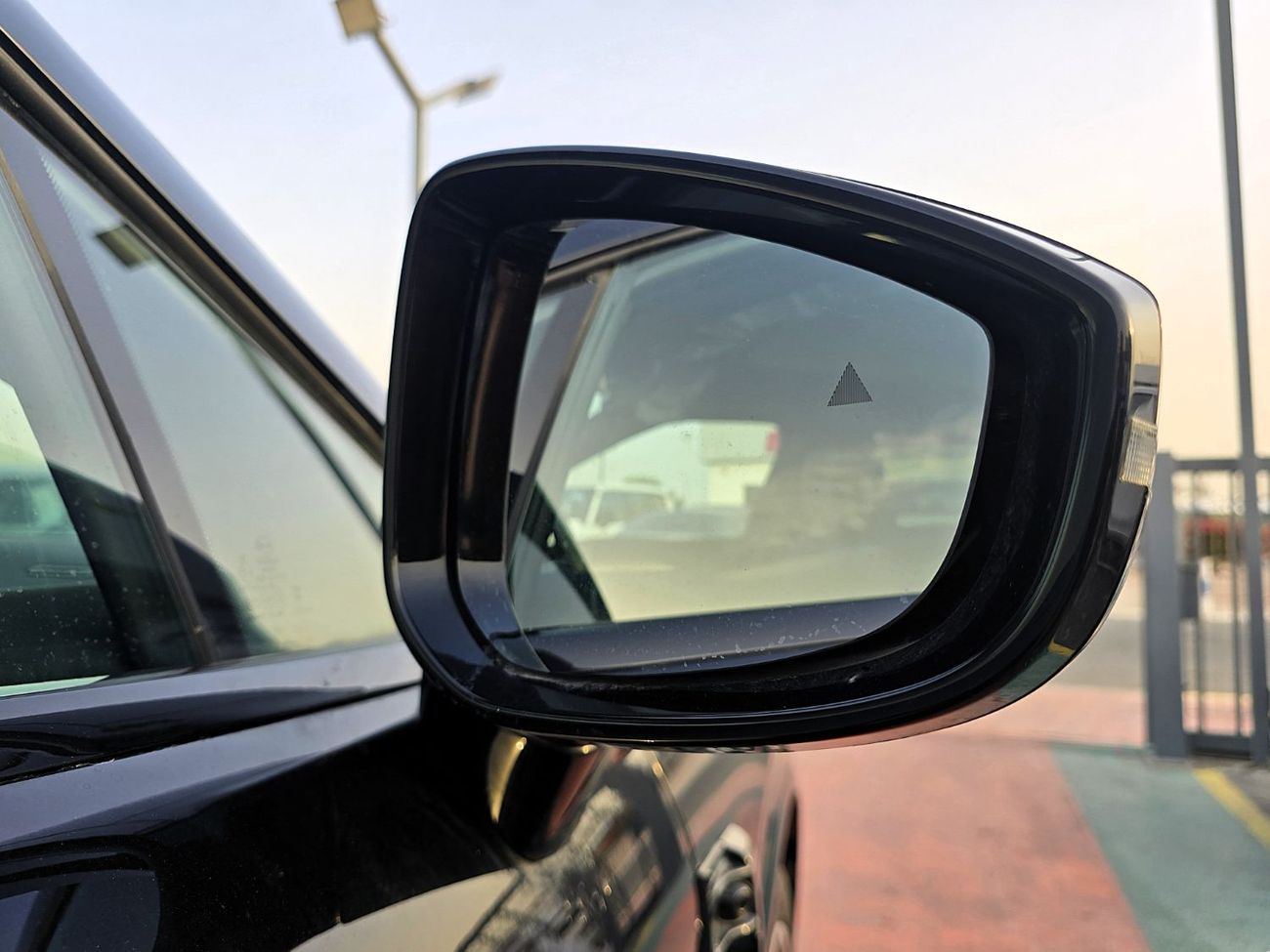 BYD Song L BYD Song L EV FULL OPTION 662 K.M RANG With radar Black Color 2025 Model