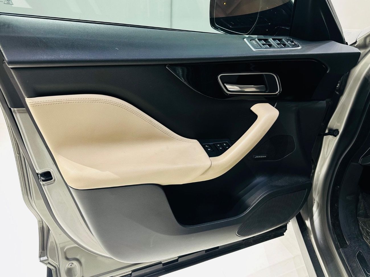 Jaguar F Pace Prestige 2.0L