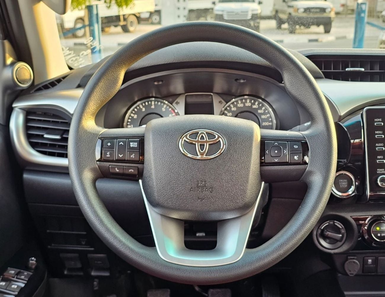 Toyota Hilux SR5 WIDE BODY DOUBLE CABIN || FULL OPTION  | PUSH START| WITHOUT DIFF-LOCK | PETROL M/T 2.7L V4 4WD