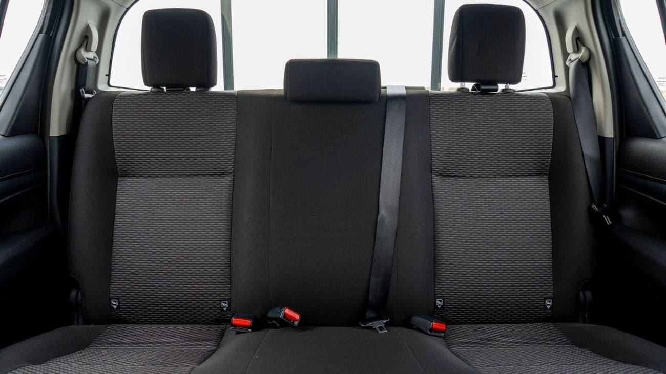 Toyota Hilux (LHD) TOYOTA HILUX DC 2.4D MT 4X4 P.WINDOW MY2025 – SILVER