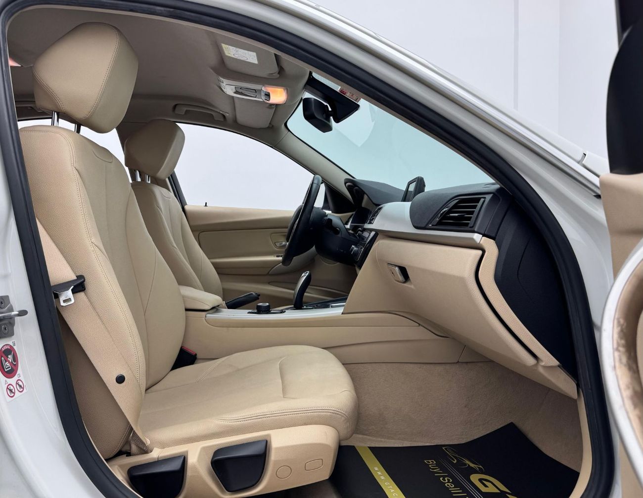 BMW 318i Std 1.5L 2017 BMW 318i, Full Agency Service History, Low km, Excellent Condition, GCC