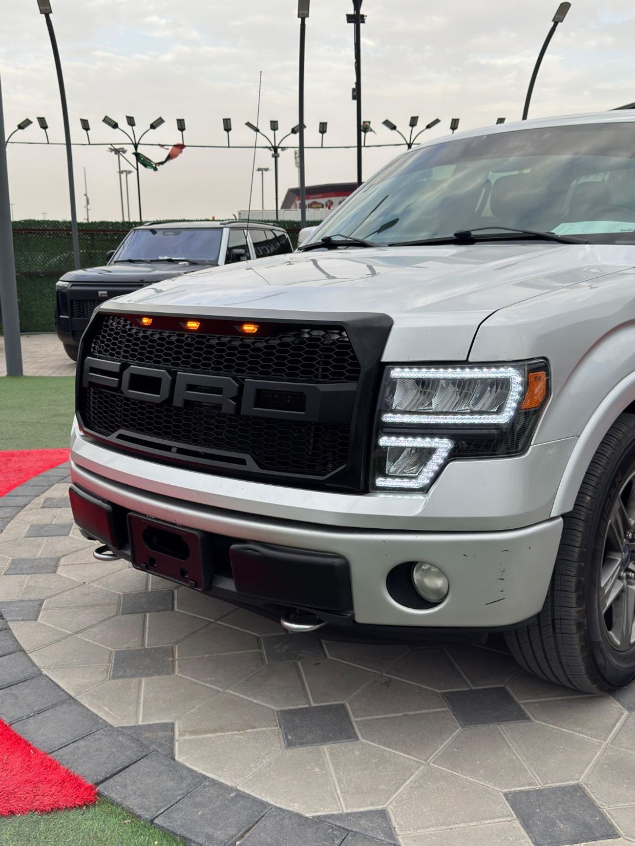فورد F 150 فورد F-150 بلاتينيوم - قمة الفخامة والقوة الأمريكية