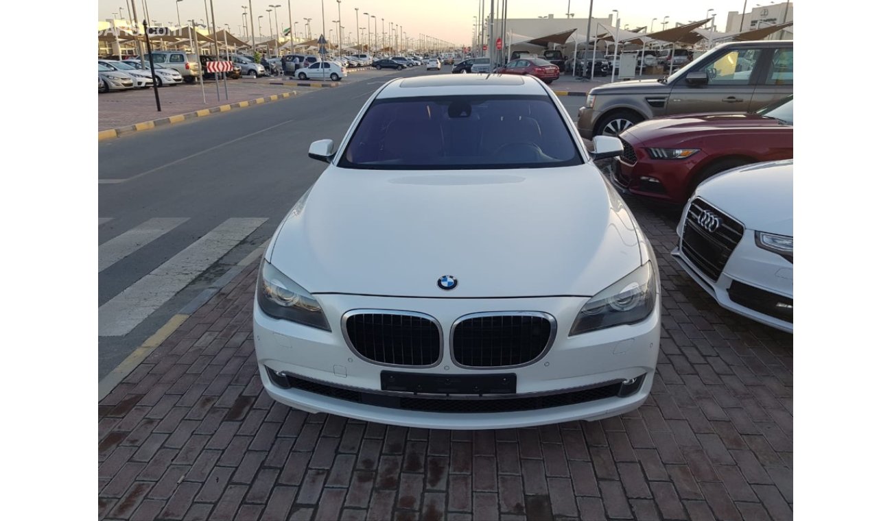 BMW 750Li Bmw 750 model 2012 GCC car prefect condition full service full option low mileage