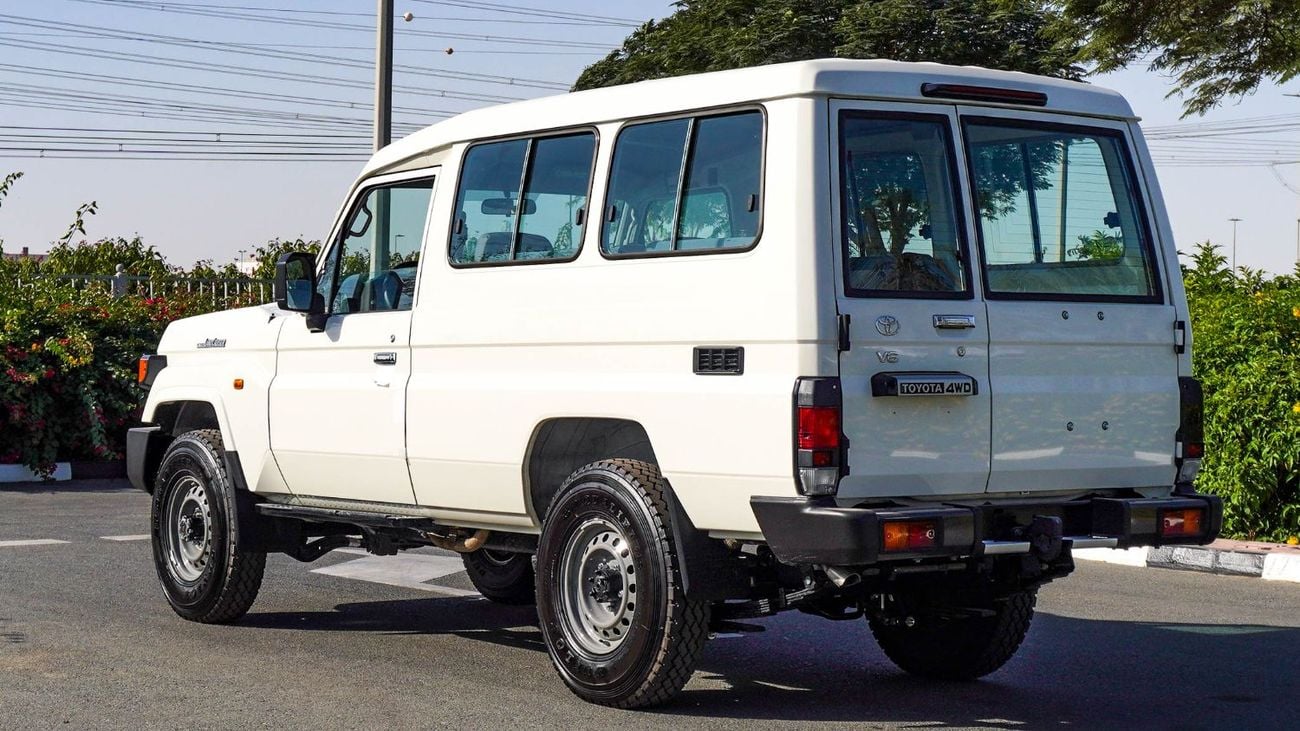Toyota Land Cruiser 70 ECT0068 - Toyota LC78 Hardtop 3DR - 4.0L Petrol Manual White - Basic