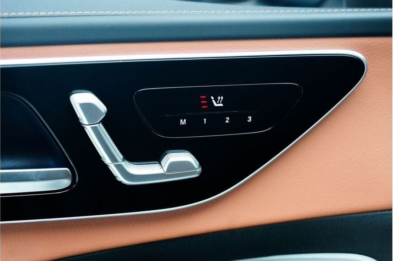 مرسيدس بنز C 200 Mercedes-Benz C 200 Premium Plus | 2025 GCC 0km | Agency Warranty | AMG Package | 360 View