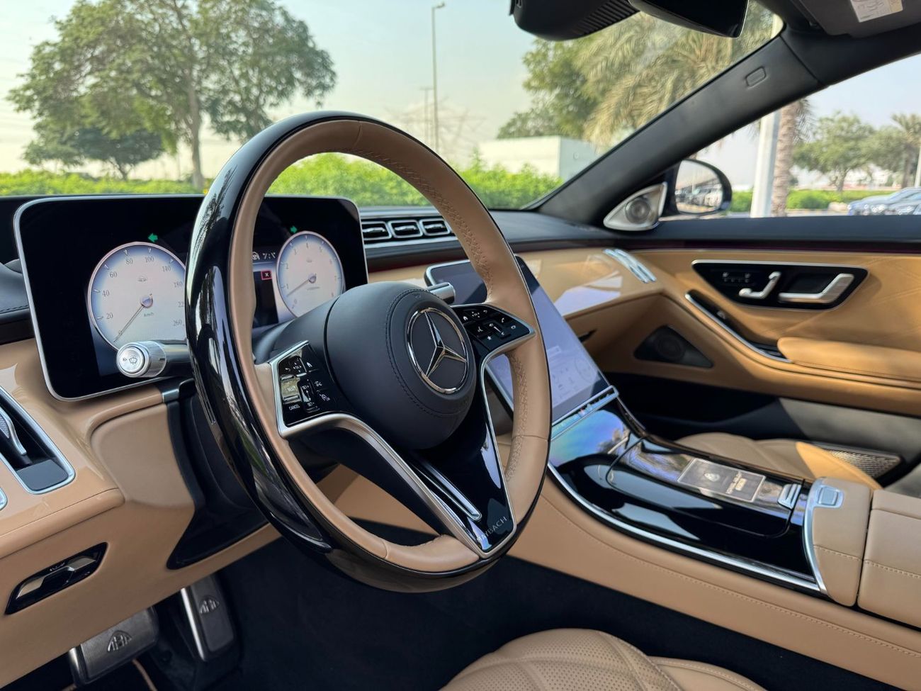 Mercedes Maybach S680 Maybach **2023** GCC SPEC UNDER WARRANTY AND SERVICE