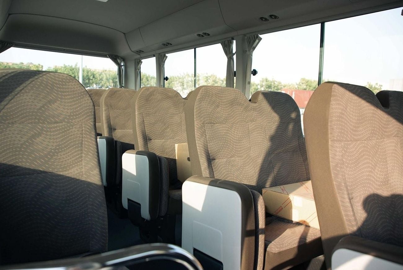 تويوتا كوستر 2025 Toyota Coaster High-Roof 30-Seater 4.0L 4-Cyl Turbo Diesel M/T RWD 2-Point Seatbelts For Africa