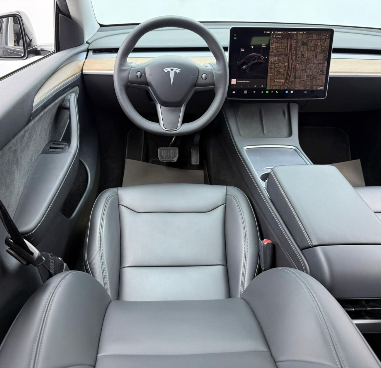 تسلا موديل Y Real-Wheel Drive 2024 Tesla Model Y, 2027 Tesla Warranty, 2031 Tesla Battery Warranty, Low Km, GCC