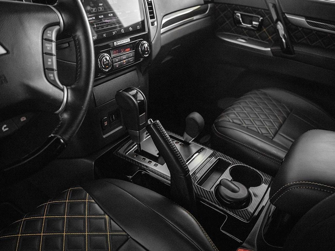 ميتسوبيشي باجيرو Signature Edition 3.8L V6