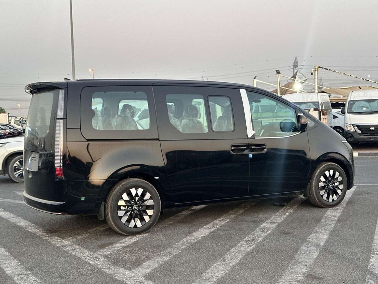 Hyundai Staria HYUNDAI STARIA 2.2L 4WD DIESEL MINIVAN 2025