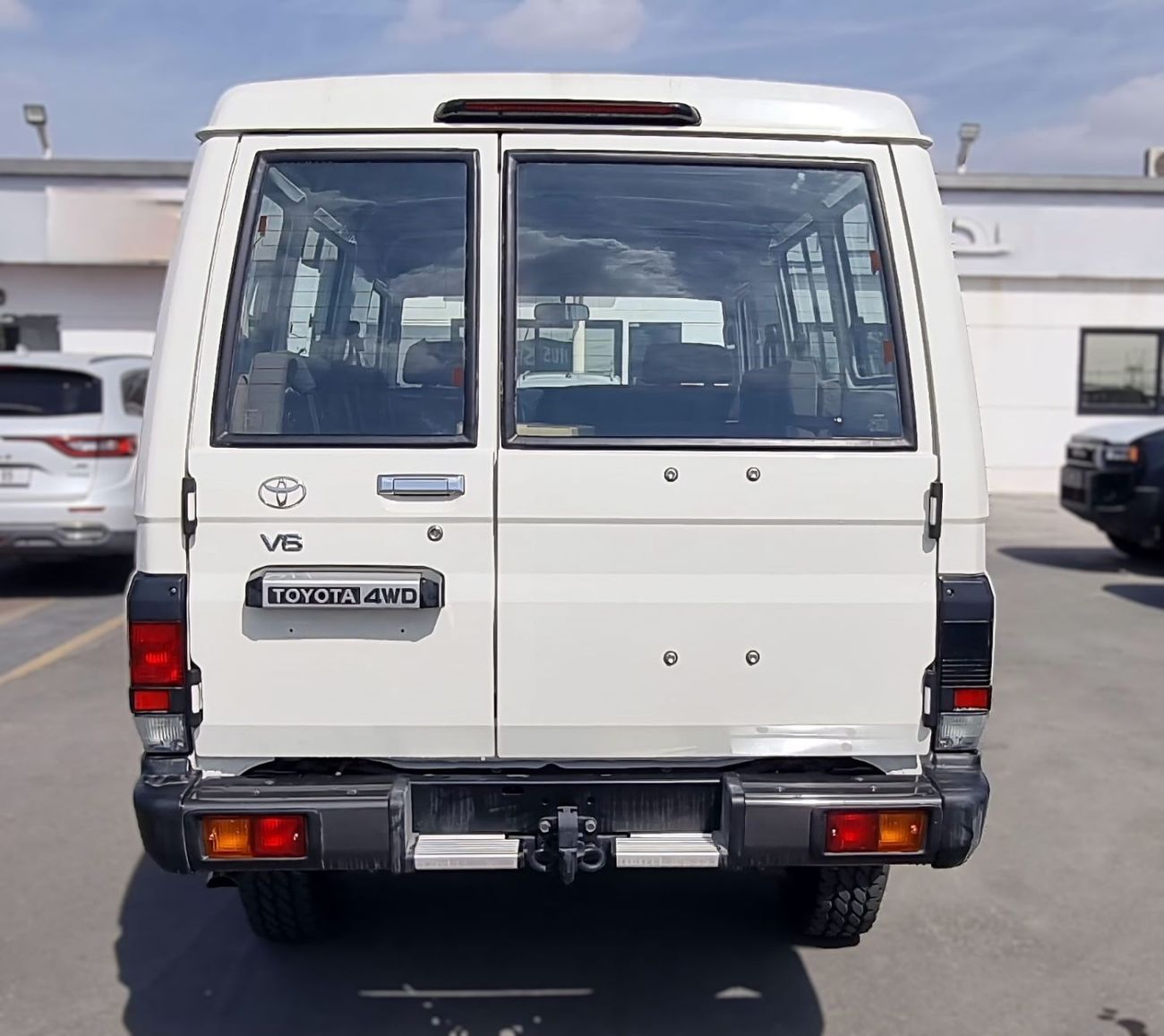 تويوتا لاند كروزر 70 TOYOTA LAND CRUISER LC78 4.0L 3-DOOR M/T MY 2025