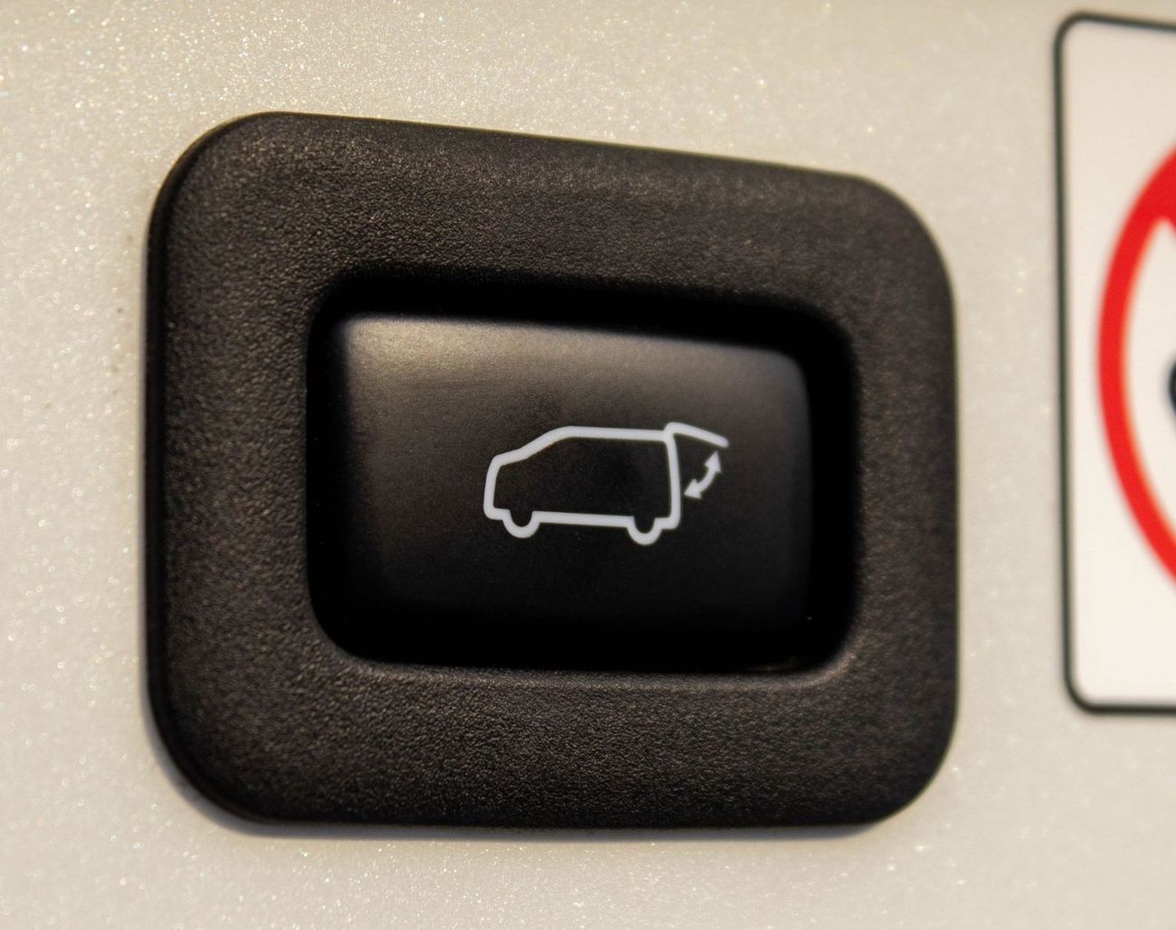 Toyota Previa 2020 Toyota Previa SE (XR50), 5dr MPV, 2.4L 4cyl Petrol, Automatic, Front Wheel Drive