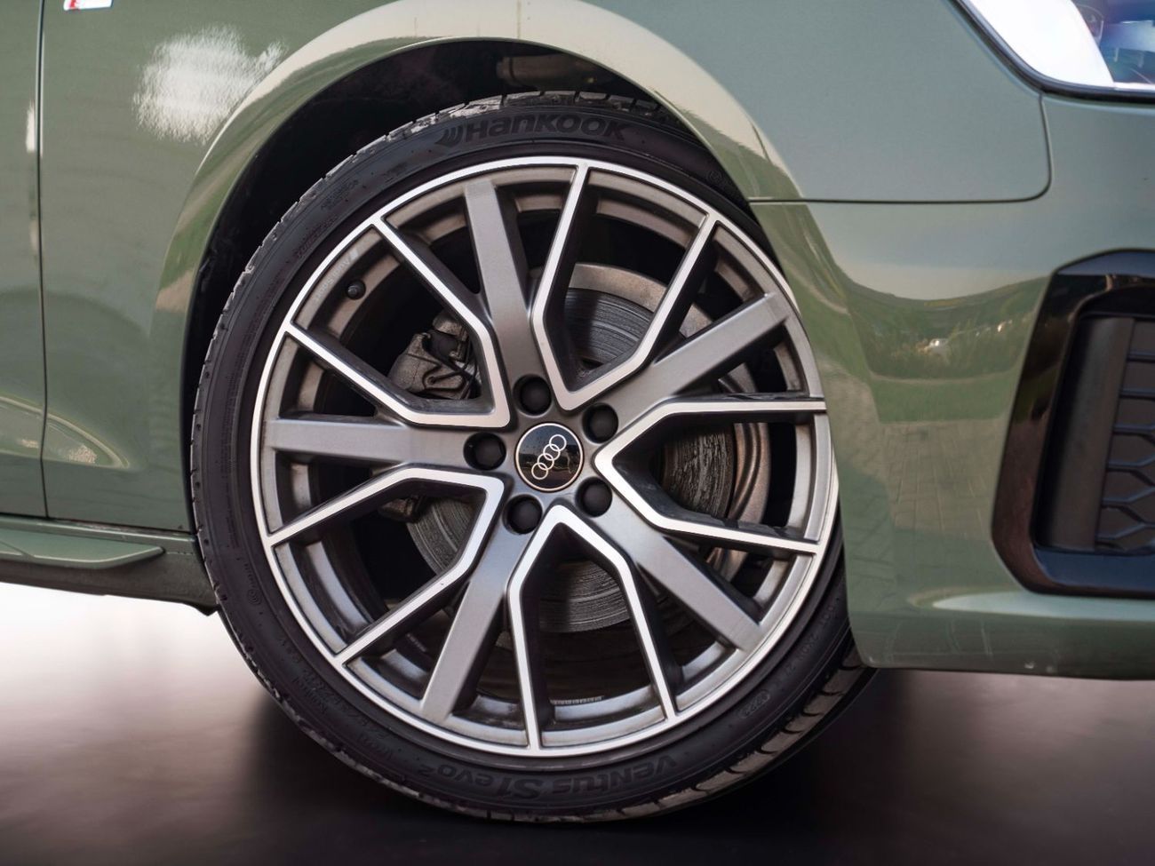 أودي A4 35 TFSI S Line 2.0L