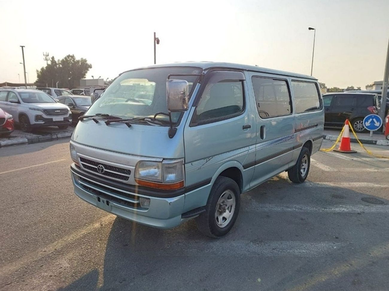 تويوتا هاياس TOYOTA HIACE VAN RHD 1999 MODEL 3.0 L DIESEL MANUAL(PM13178)