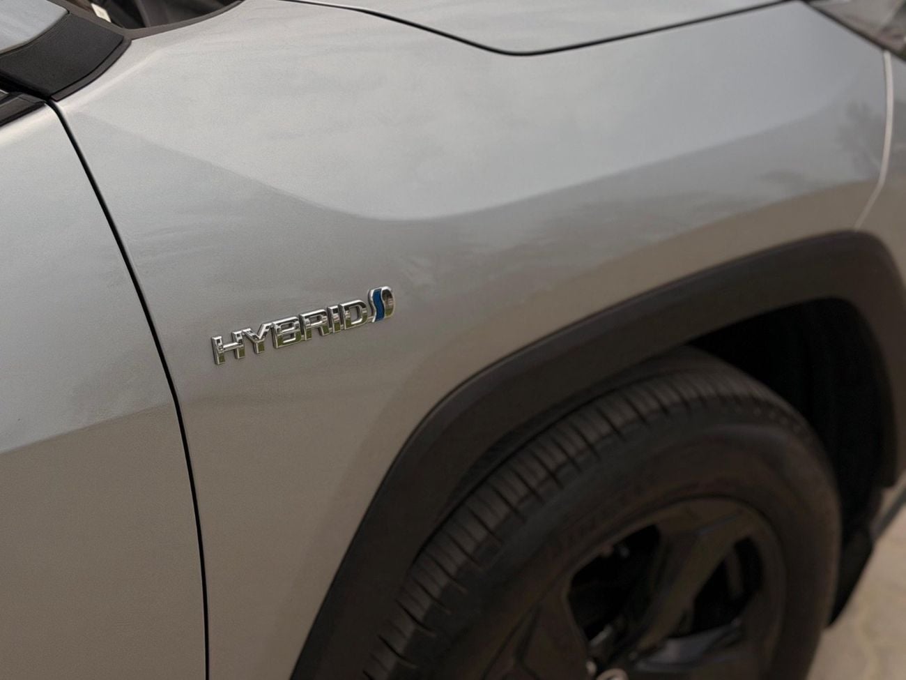 Toyota RAV4 LTD HEV Cruiser