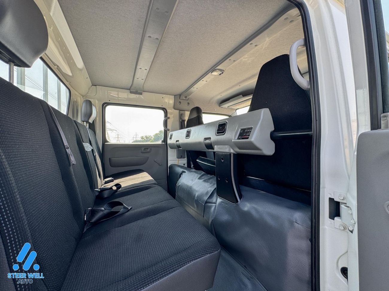 ميتسوبيشي فوسو كانتير 2024|Truck | 3.0L Diesel | Dual Cab | RWD | Excellent Condition