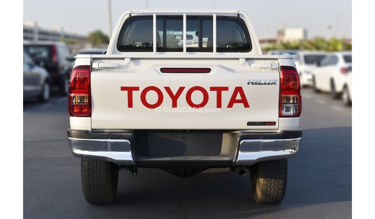 تويوتا هيلوكس 2022 MODEL: TOYOTA HILUX 2.4L 4x4 M/T STD,  CHROME BUMP, 5 STR