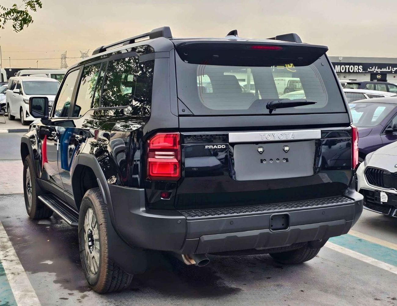 تويوتا برادو TURBO ALL ROUNDER / 2.8L DIESEL V4 / DIFFLOCK / SUNROOF / COOL BOX (CODE # P28AR2)