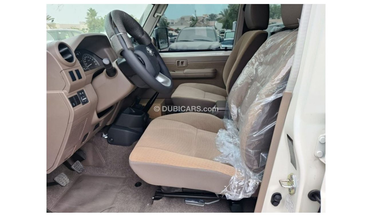 تويوتا لاند كروزر 70 76 4.5L HARD TOP TURBO DIESEL MT WITH BULL BAR